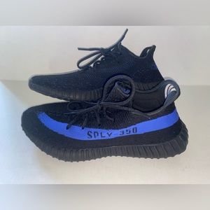 YEEZY 350 v2 ADIDAS DAZZLING BLUE SIZE MENS 13 SNEAKERS BLACK BLUE KANYE